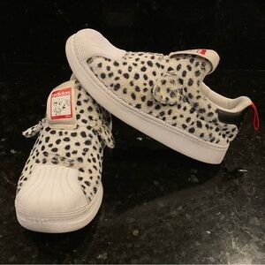 ADIDAS x DISNEY Originals Unisex 101 Dalmatian Superstar 360 Kids Sneakers Sz 1